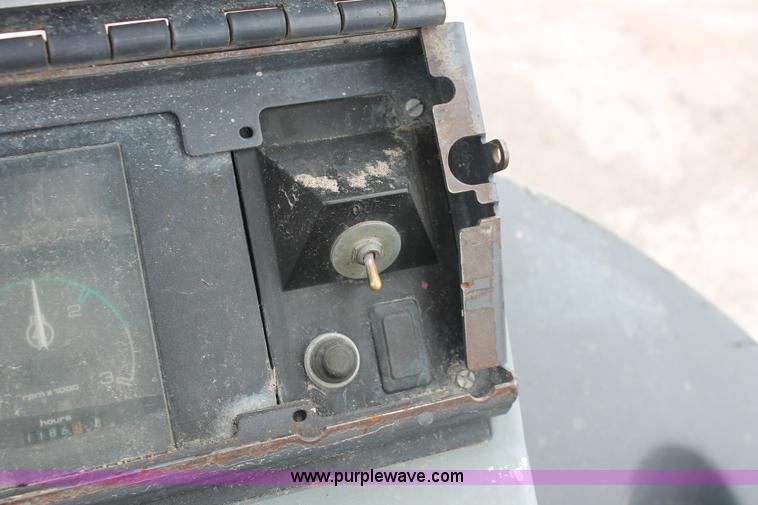 image for item D8342 1996 Case 570L XT Construction King landscape loader