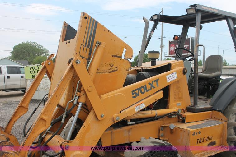 image for item D8342 1996 Case 570L XT Construction King landscape loader