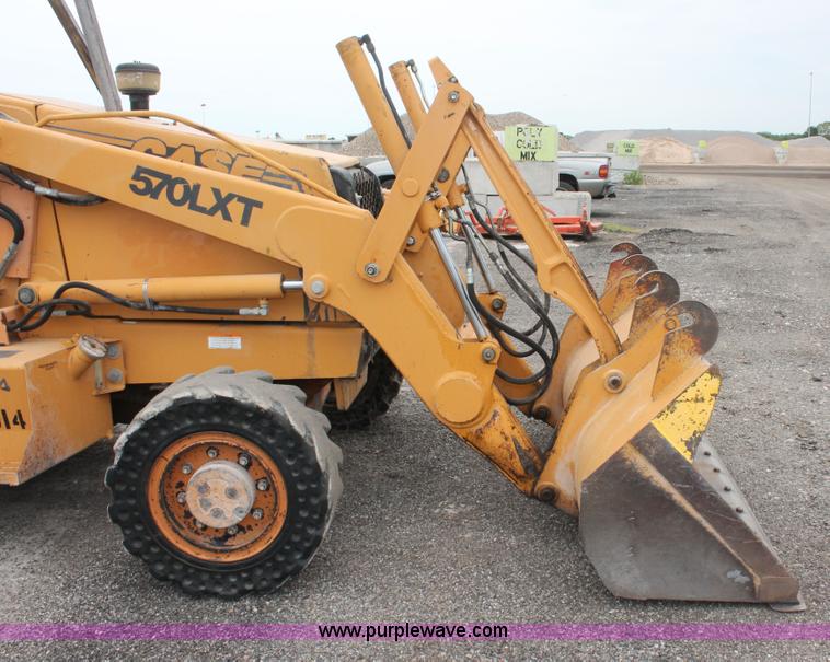 image for item D8342 1996 Case 570L XT Construction King landscape loader