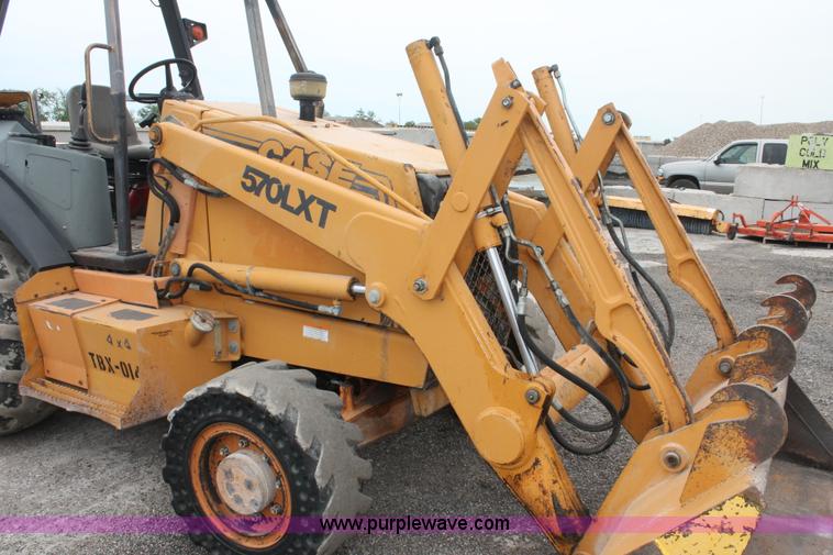 image for item D8342 1996 Case 570L XT Construction King landscape loader