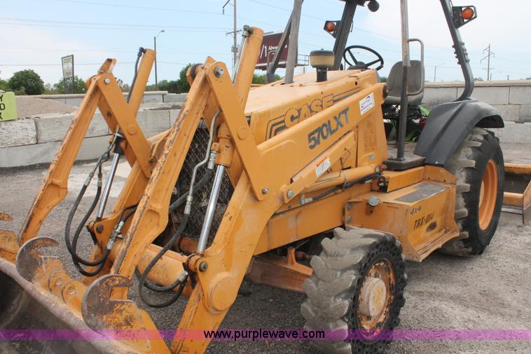 image for item D8342 1996 Case 570L XT Construction King landscape loader