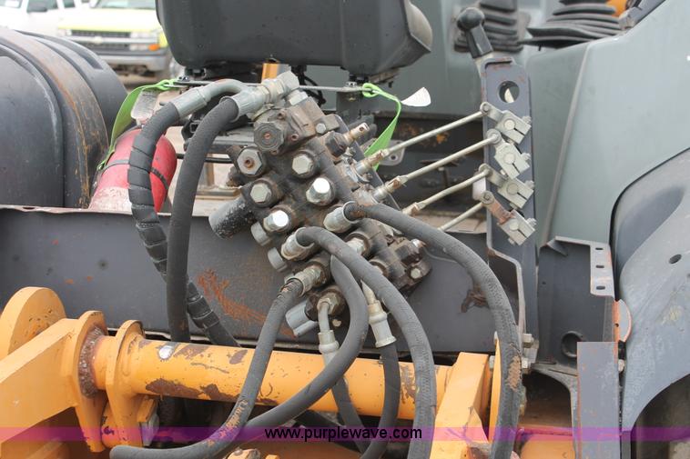 image for item D8342 1996 Case 570L XT Construction King landscape loader