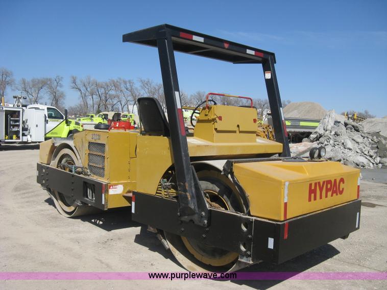 image for item E3314 1997 Hyster Hypac C766B articulated vibratory smooth drum roller