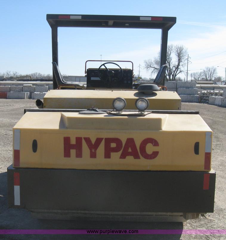 image for item E3314 1997 Hyster Hypac C766B articulated vibratory smooth drum roller