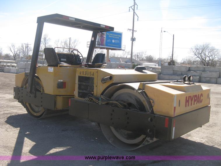 image for item E3314 1997 Hyster Hypac C766B articulated vibratory smooth drum roller