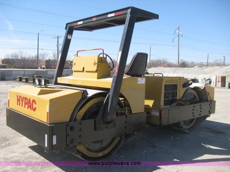image for item E3314 1997 Hyster Hypac C766B articulated vibratory smooth drum roller