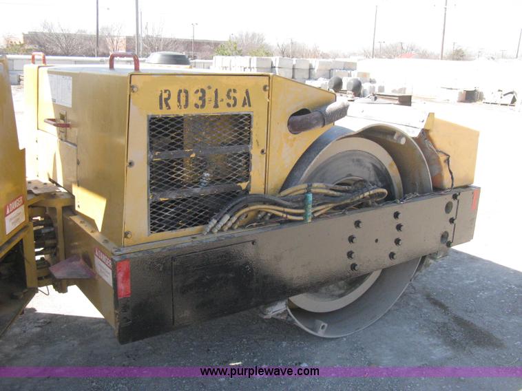 image for item E3314 1997 Hyster Hypac C766B articulated vibratory smooth drum roller