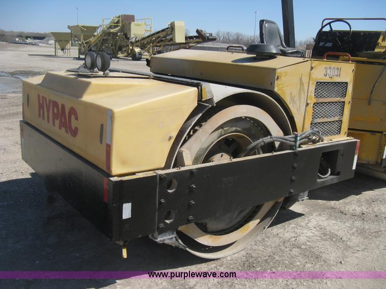 image for item E3314 1997 Hyster Hypac C766B articulated vibratory smooth drum roller