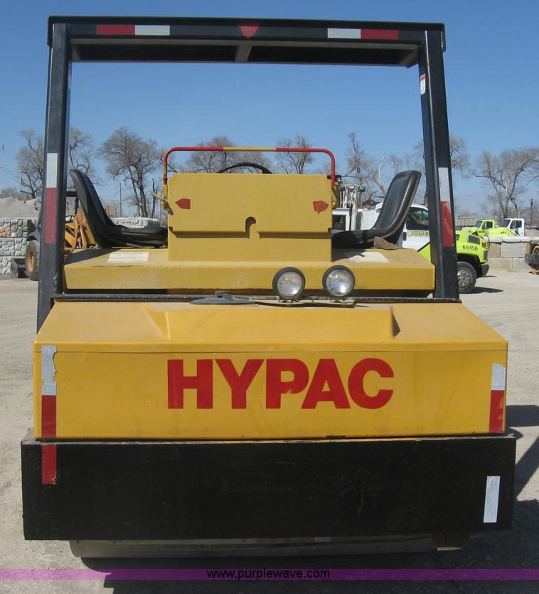image for item E3314 1997 Hyster Hypac C766B articulated vibratory smooth drum roller
