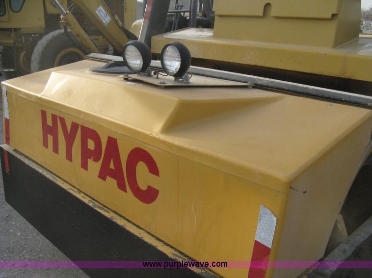 image for item E3314 1997 Hyster Hypac C766B articulated vibratory smooth drum roller