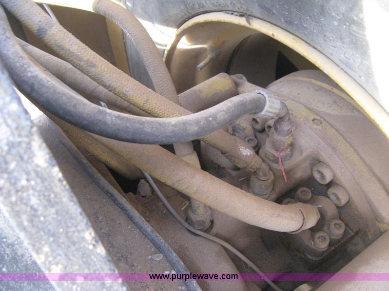 image for item E3314 1997 Hyster Hypac C766B articulated vibratory smooth drum roller