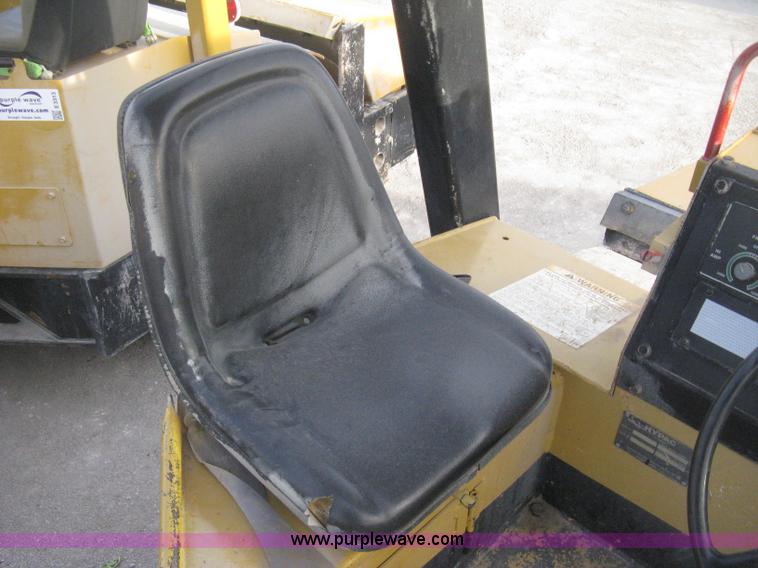 image for item E3314 1997 Hyster Hypac C766B articulated vibratory smooth drum roller