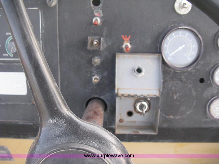 image for item E3314 1997 Hyster Hypac C766B articulated vibratory smooth drum roller