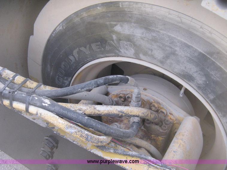 image for item E3314 1997 Hyster Hypac C766B articulated vibratory smooth drum roller