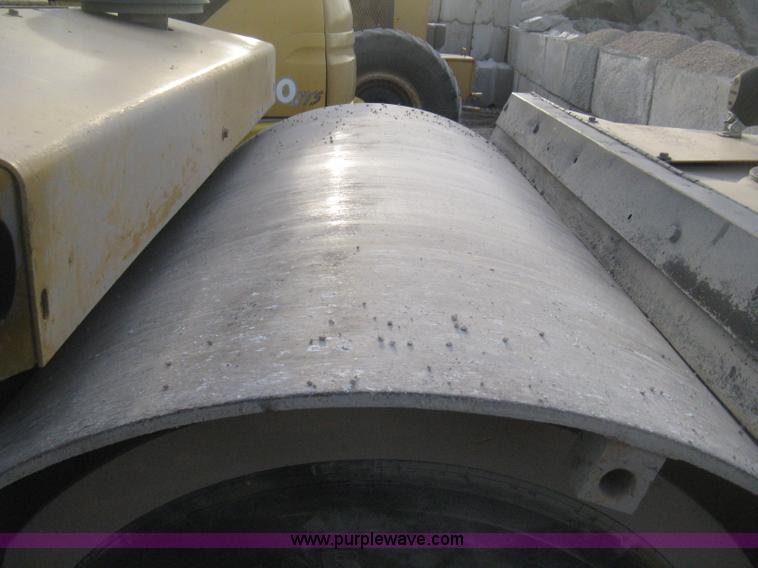 image for item E3314 1997 Hyster Hypac C766B articulated vibratory smooth drum roller
