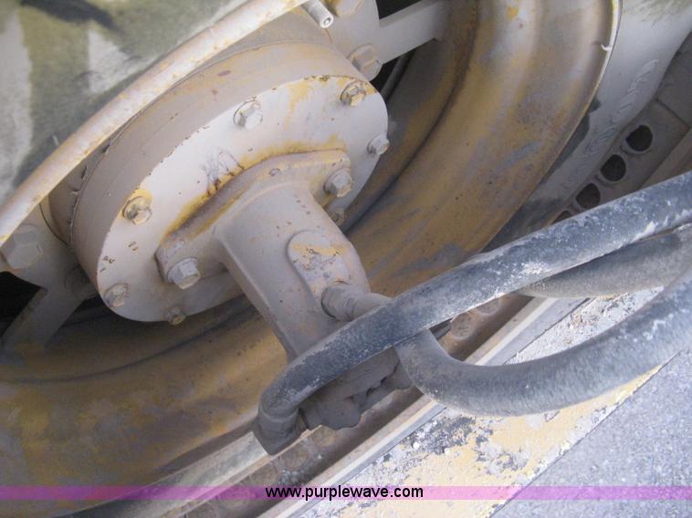 image for item E3314 1997 Hyster Hypac C766B articulated vibratory smooth drum roller