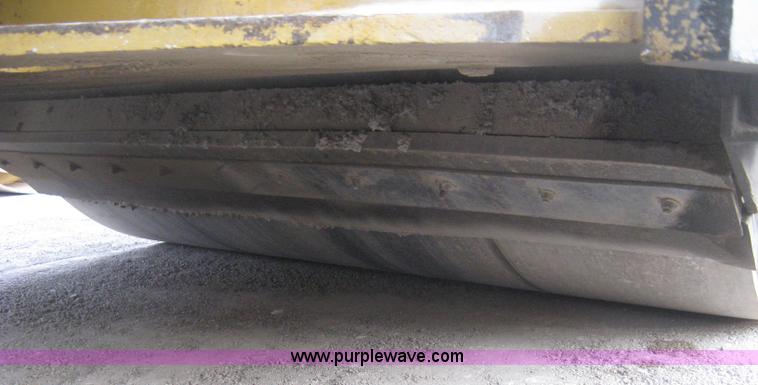 image for item E3314 1997 Hyster Hypac C766B articulated vibratory smooth drum roller