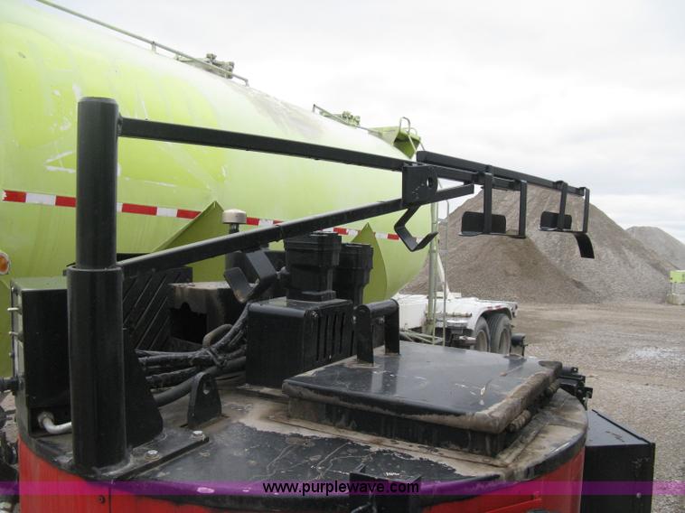 image for item E3400 2003 Crafco SS125 hot melter applicator