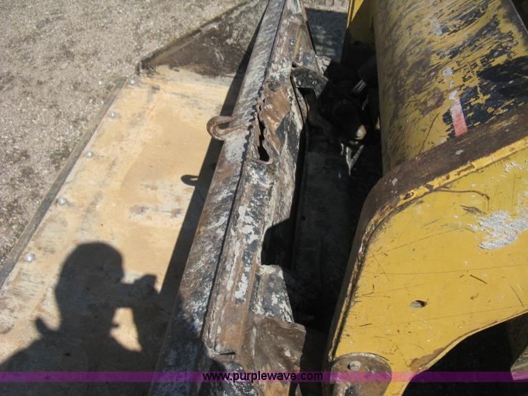 image for item E3435 2002 Caterpillar 257 skid steer