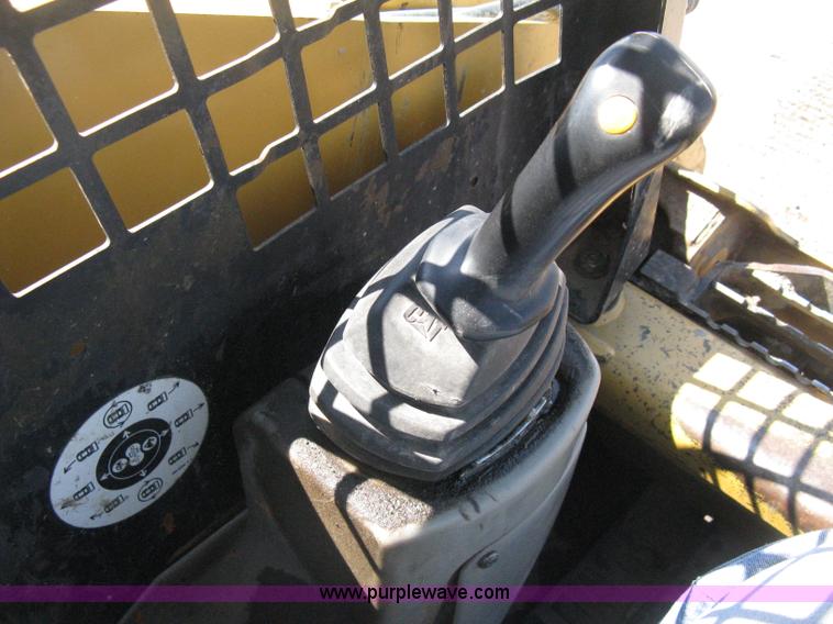 image for item E3435 2002 Caterpillar 257 skid steer