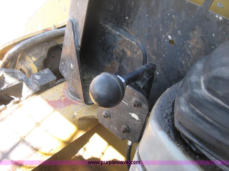 image for item E3435 2002 Caterpillar 257 skid steer