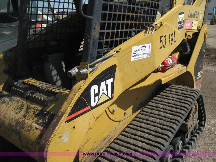 image for item E3435 2002 Caterpillar 257 skid steer