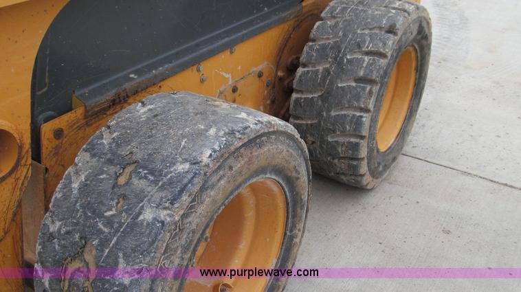 image for item E3926 2004 Case 60XT skid steer