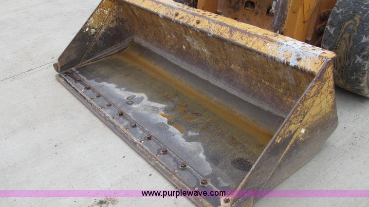 image for item E3926 2004 Case 60XT skid steer