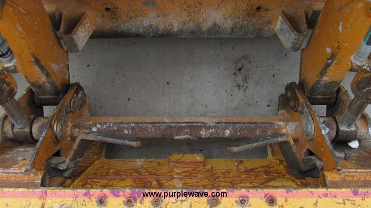 image for item E3926 2004 Case 60XT skid steer