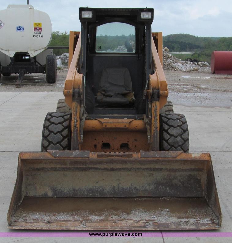 image for item E3927 2004 Case 60XT skid steer