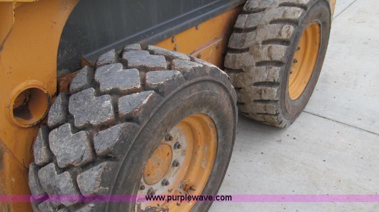 image for item E3927 2004 Case 60XT skid steer