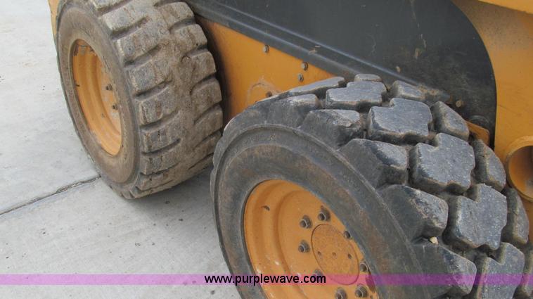 image for item E3927 2004 Case 60XT skid steer