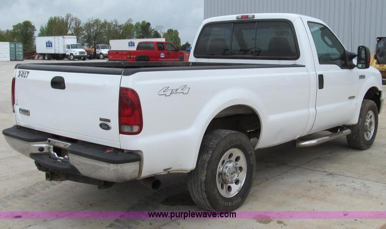 image for item E3929 2006 Ford F250 XLT Super Duty pickup truck