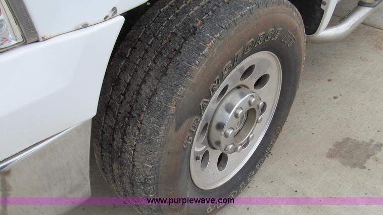 image for item E3929 2006 Ford F250 XLT Super Duty pickup truck