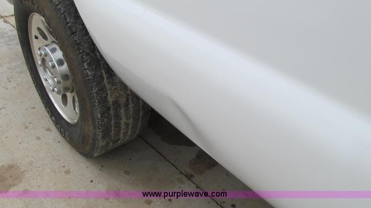 image for item E3929 2006 Ford F250 XLT Super Duty pickup truck
