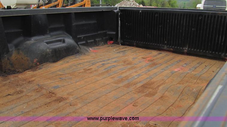 image for item E3929 2006 Ford F250 XLT Super Duty pickup truck