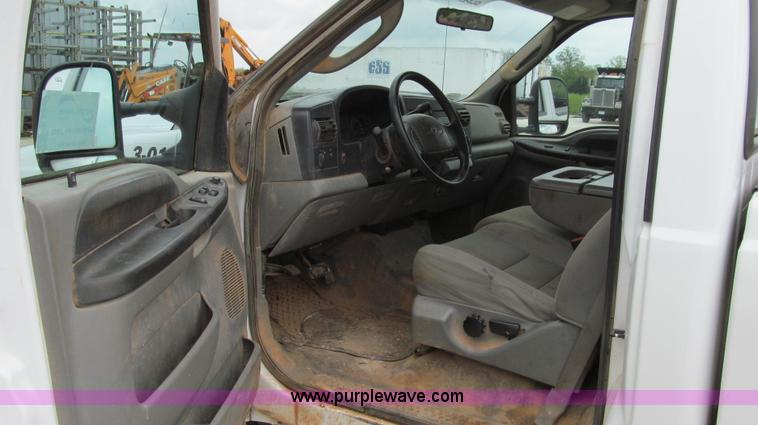 image for item E3929 2006 Ford F250 XLT Super Duty pickup truck