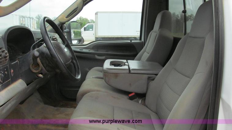 image for item E3929 2006 Ford F250 XLT Super Duty pickup truck