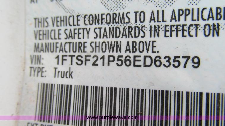 image for item E3929 2006 Ford F250 XLT Super Duty pickup truck