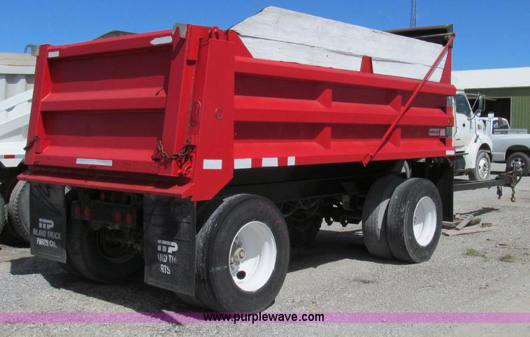 image for item E3952 1999 Wheeler Rock Star pup trailer
