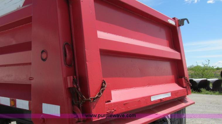 image for item E3952 1999 Wheeler Rock Star pup trailer