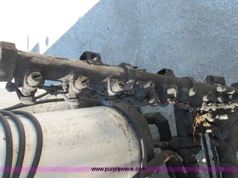 image for item E7241 1990 International 4900 oil distributor truck