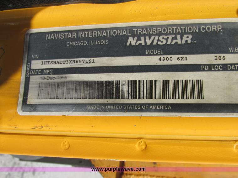 image for item E7242 1999 International 4900 dump truck