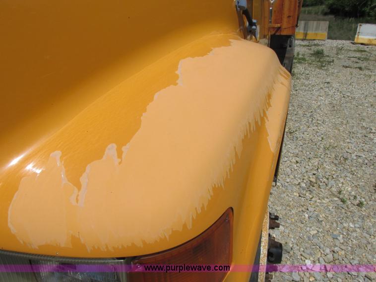 image for item E7243 1998 International 4900 dump truck