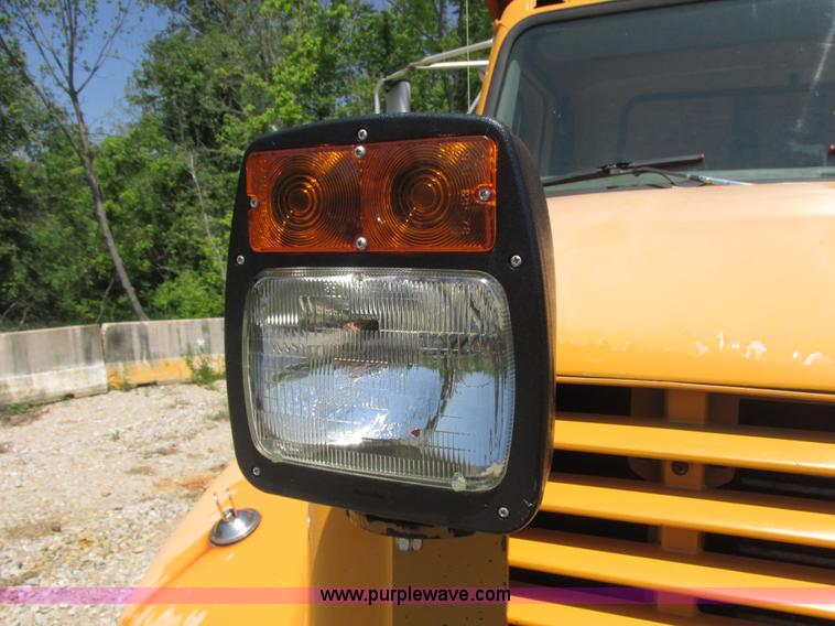 image for item E7243 1998 International 4900 dump truck