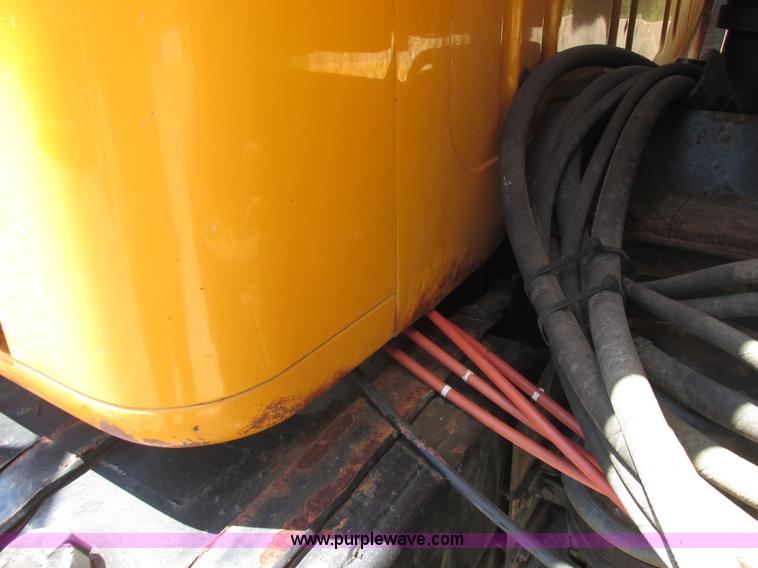 image for item E7243 1998 International 4900 dump truck