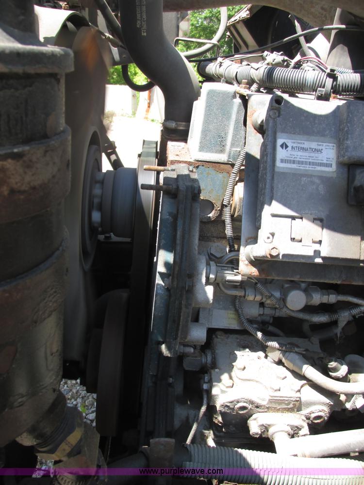 image for item E7243 1998 International 4900 dump truck