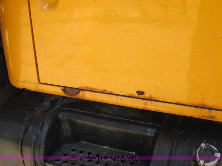 image for item E7243 1998 International 4900 dump truck