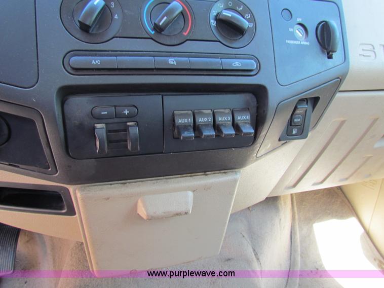 image for item E8491 2009 Ford F550 XLT utility truck
