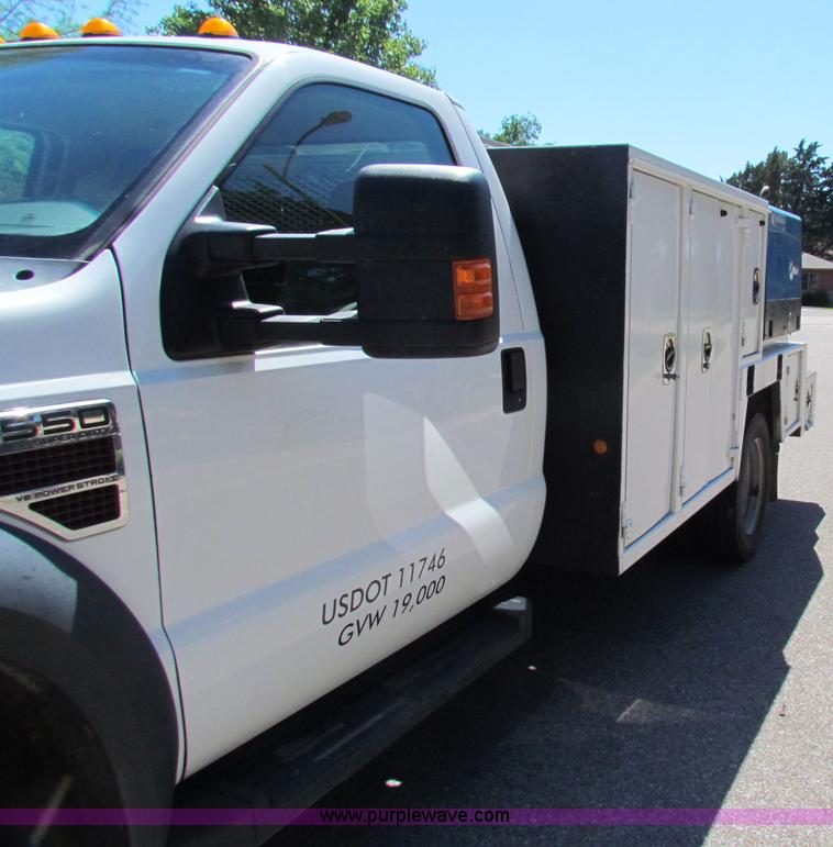image for item E8491 2009 Ford F550 XLT utility truck
